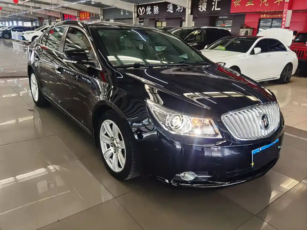 Buick LaCrosse 2011 — фото 2