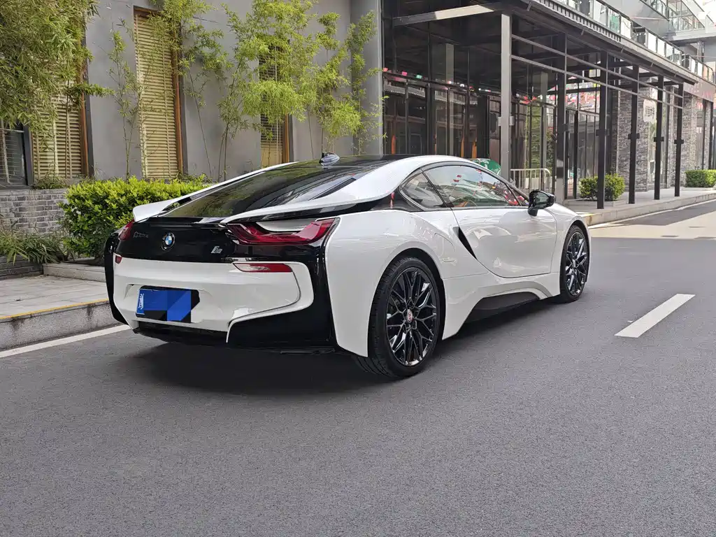BMW i8 2017