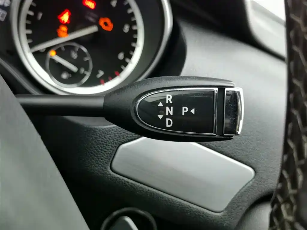 Mercedes-Benz R-Class 2016 — фото 15