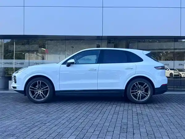 Porsche Cayenne 2022