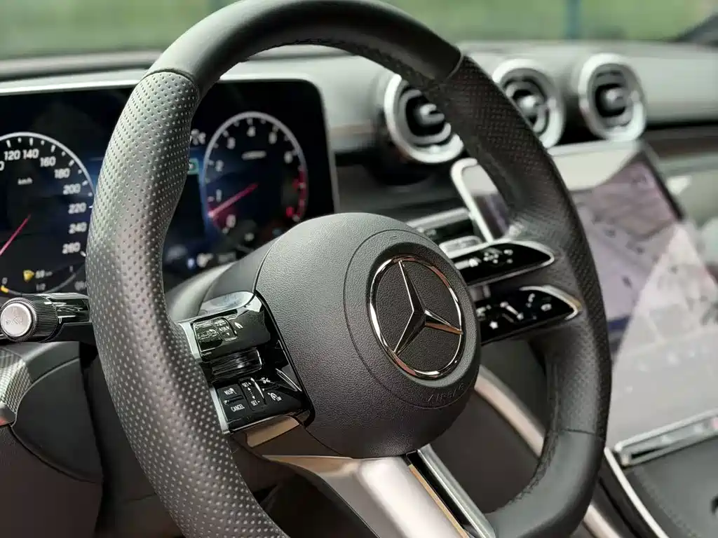 Mercedes-Benz C-Class 2024