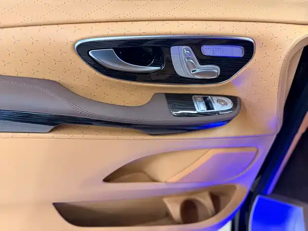 Mercedes-Benz V-Class 2024