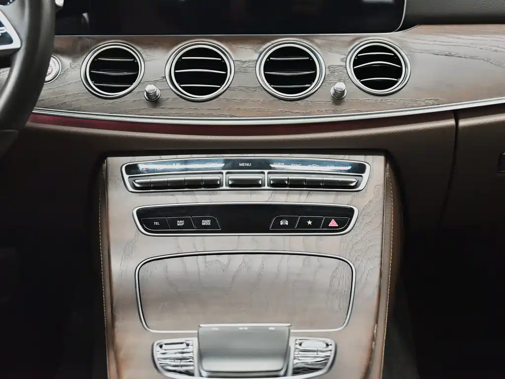 Mercedes-Benz E-Class 2022 — фото 51
