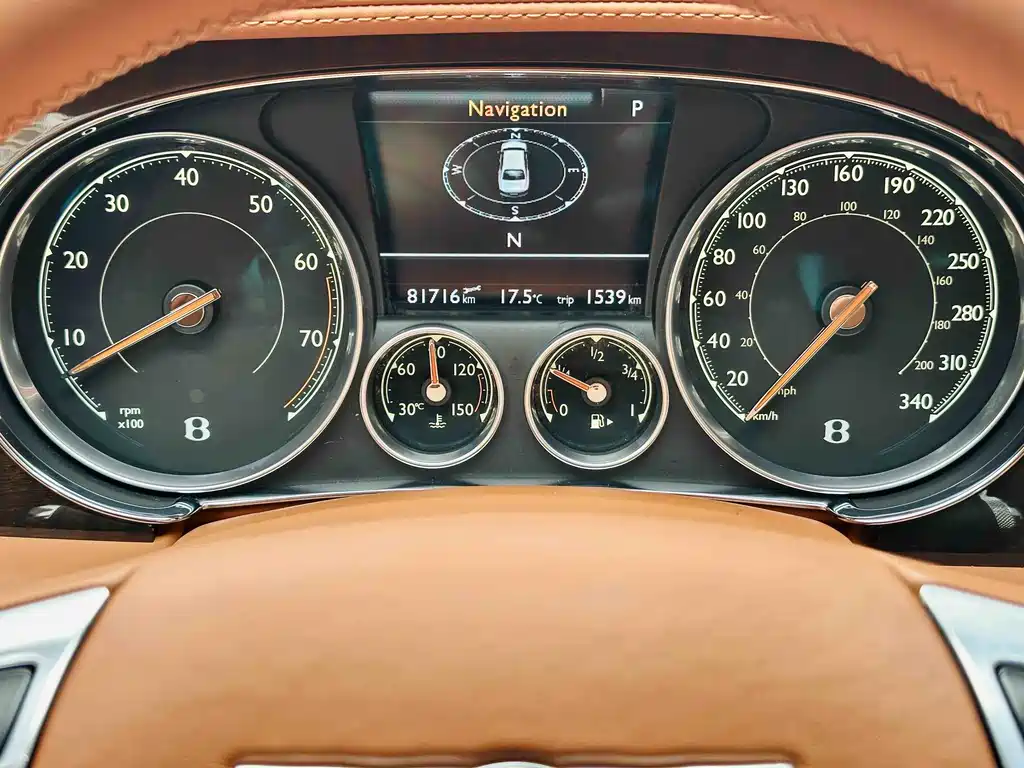 Bentley Flying Spur 2018 — фото 13