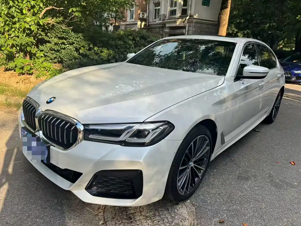 BMW 5 Series 2024 — фото 1