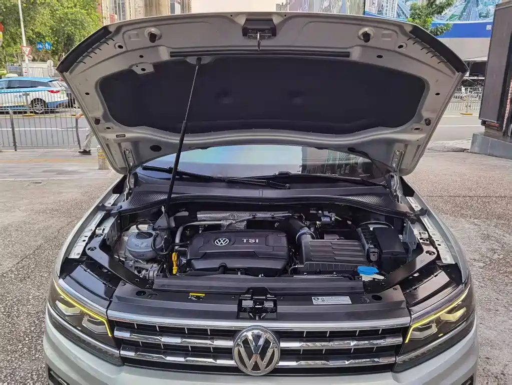 Volkswagen Tiguan L 2017 — фото 18