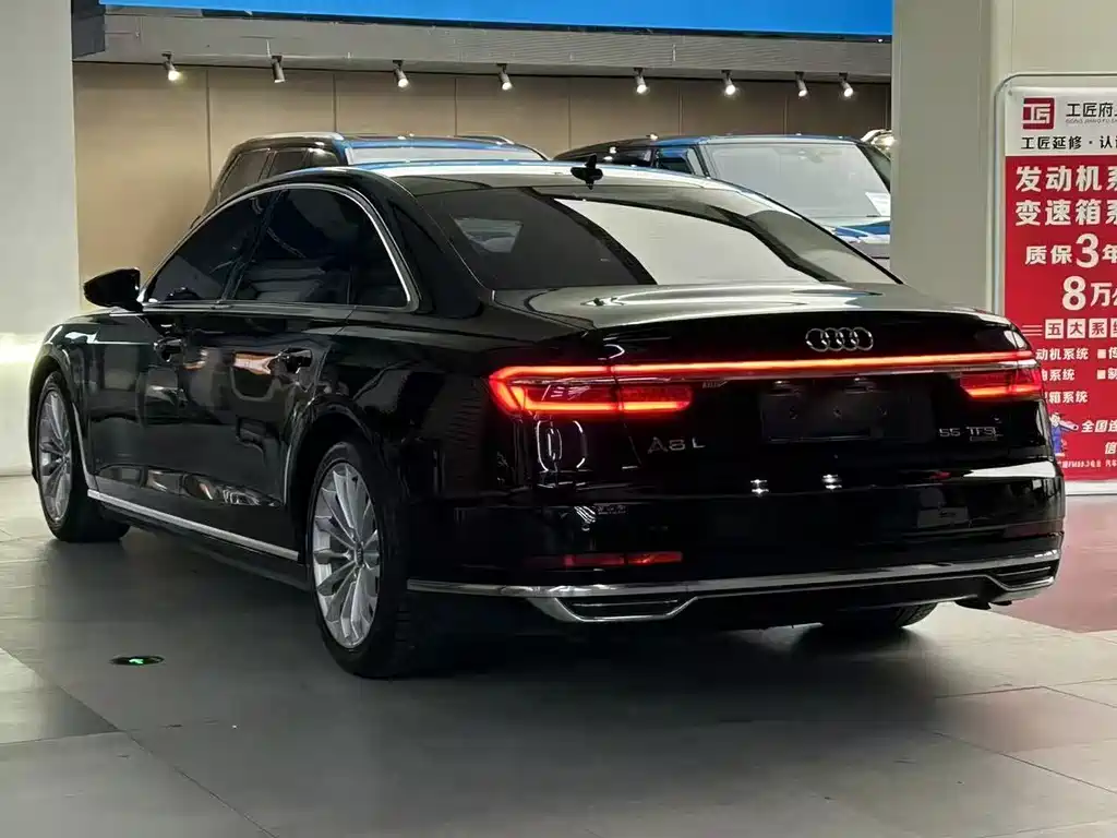 Audi A8 2018 — фото 9