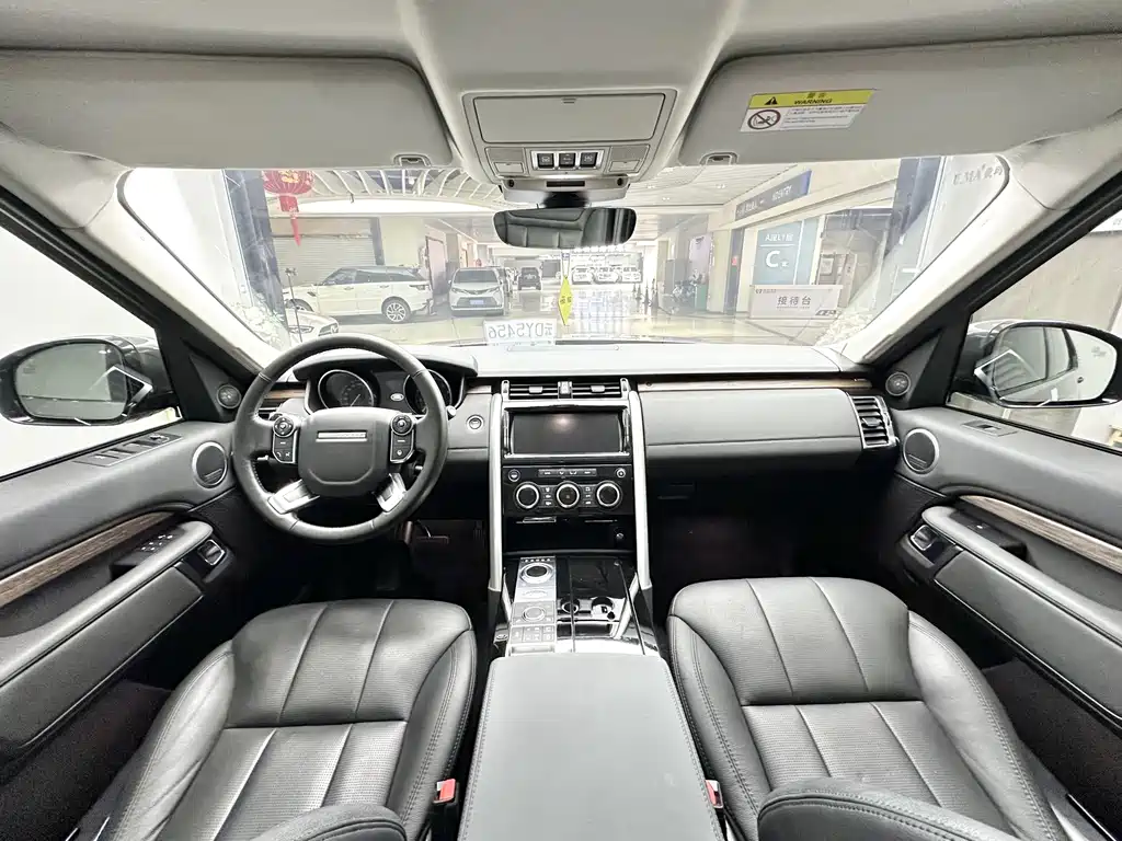 Land Rover Discovery 2018 — фото 11