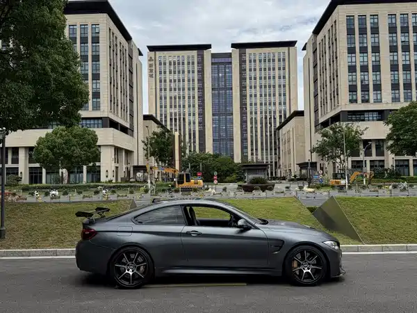 BMW M4 2016