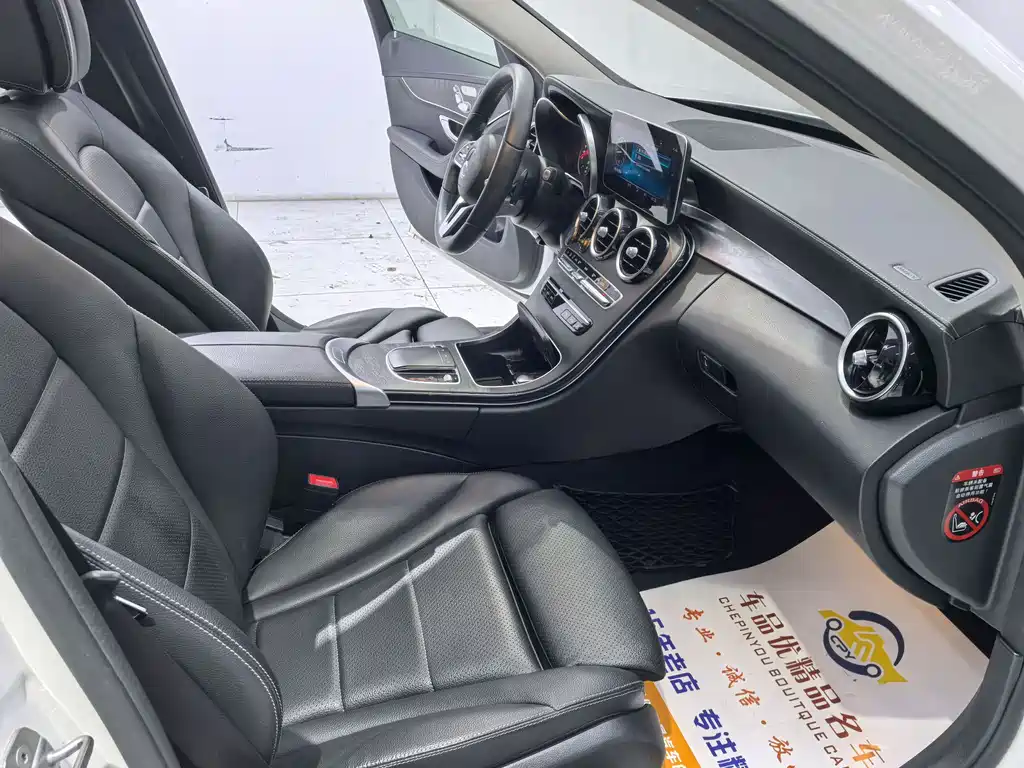 Mercedes-Benz C-Class 2019 — фото 17