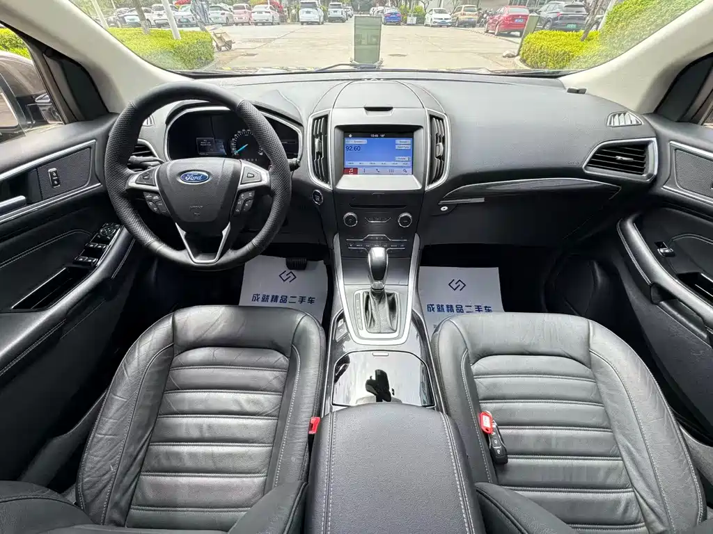 Ford Edge 2017 — фото 10
