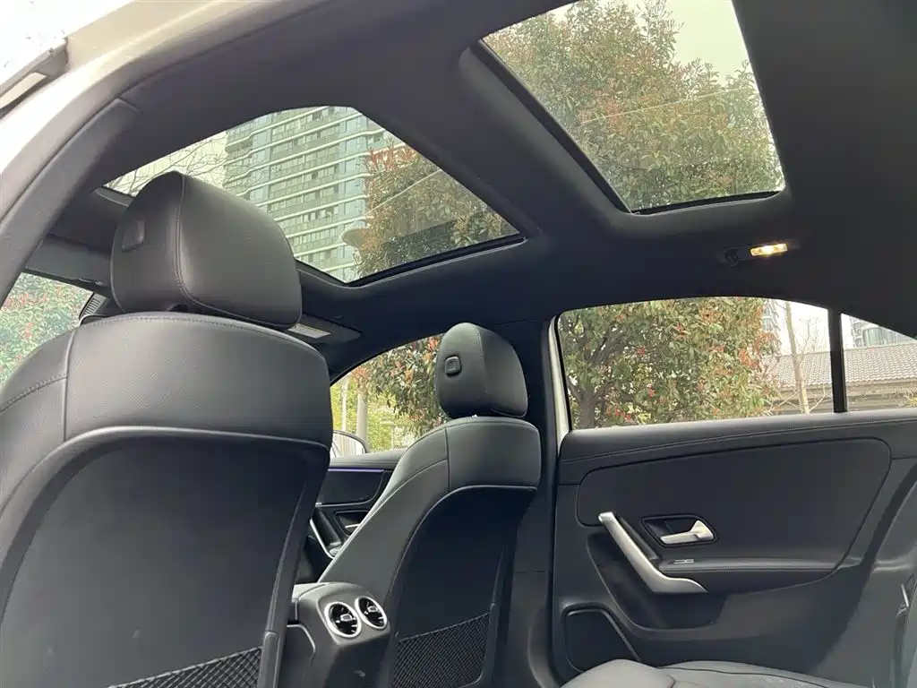 Mercedes-Benz A-Class 2022 — фото 8