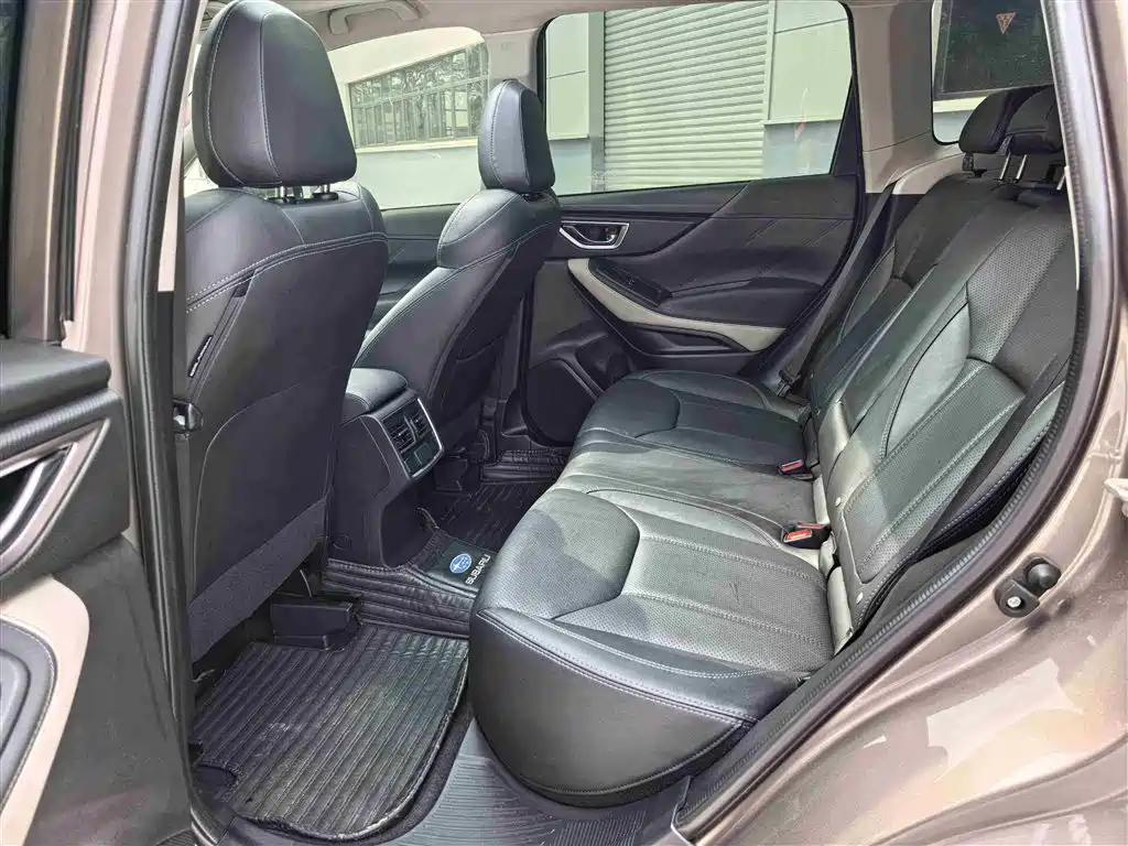 Subaru Forester 2022 — фото 11