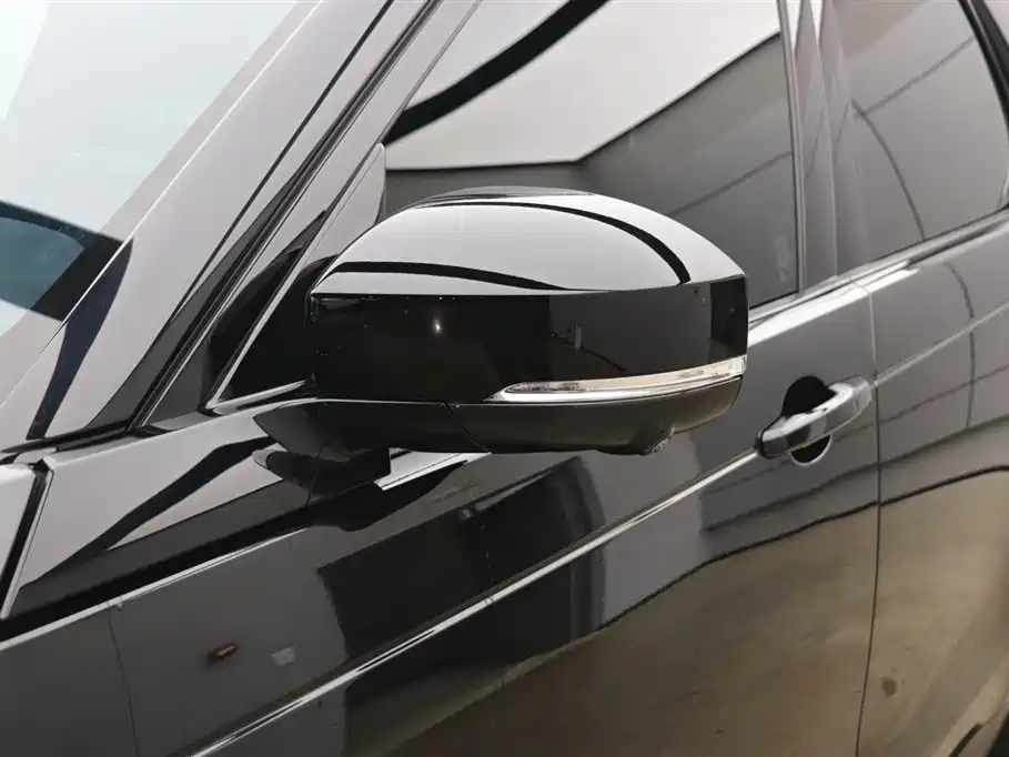 Land Rover Discovery 2025 — фото 27