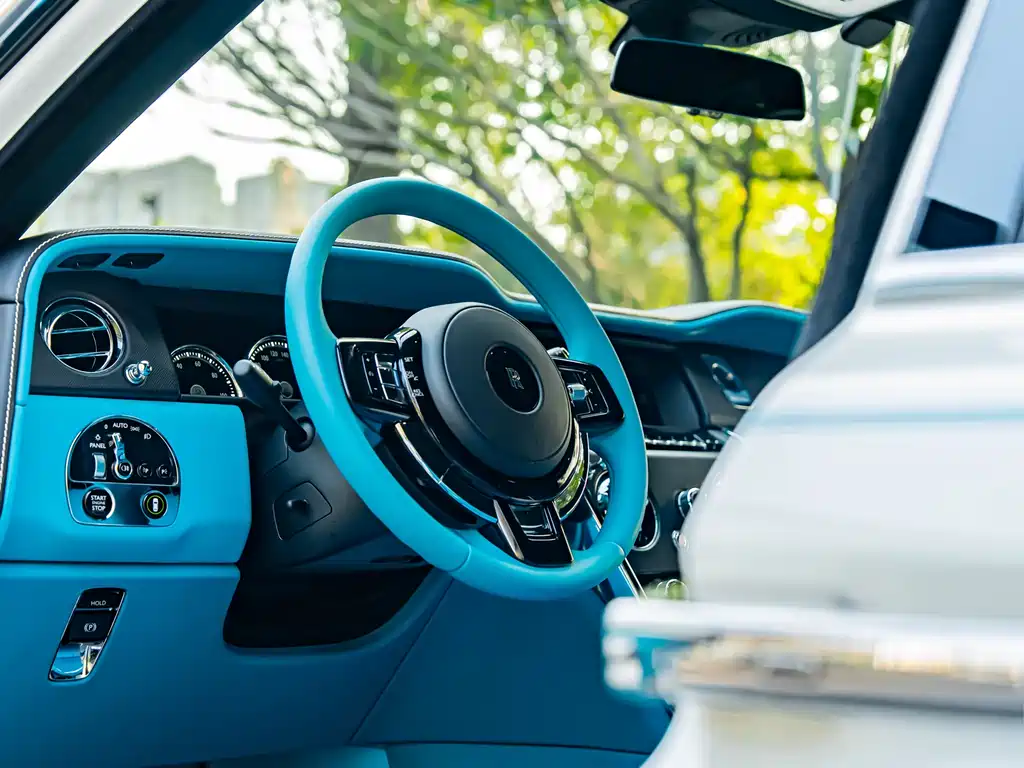 Rolls-Royce Cullinan 2021 — фото 11