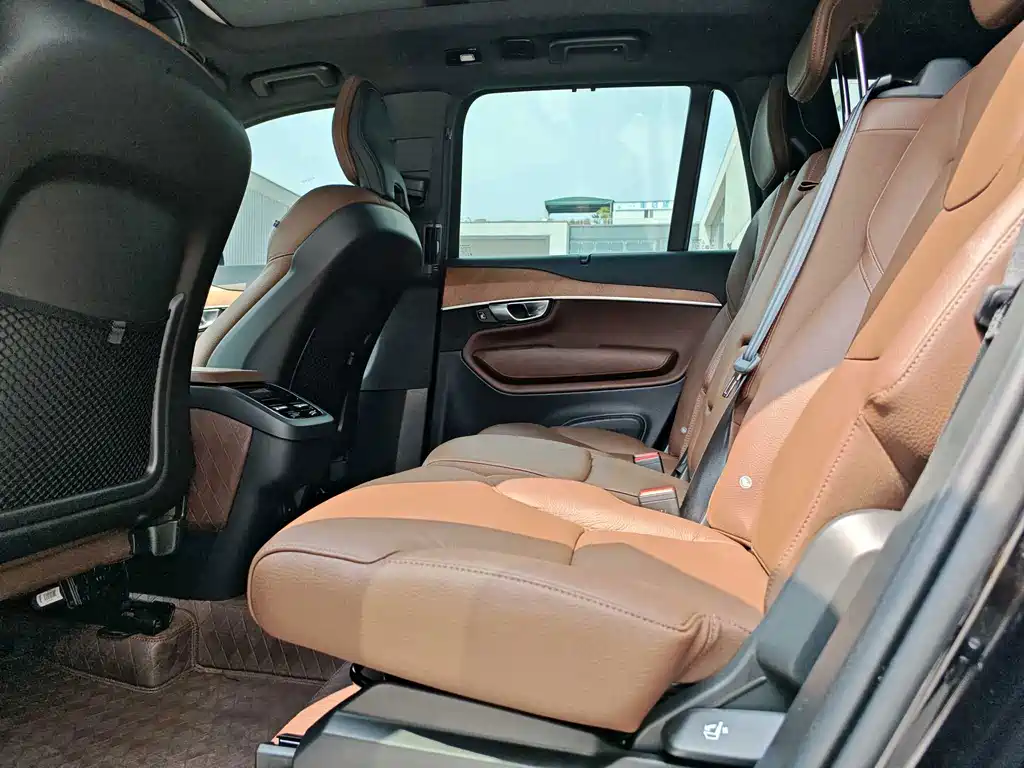 Volvo XC90 2024 — фото 12