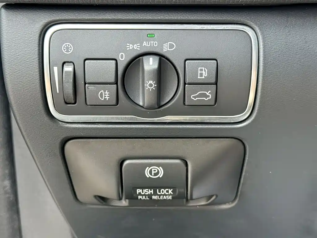 Volvo XC60 2013 — фото 23