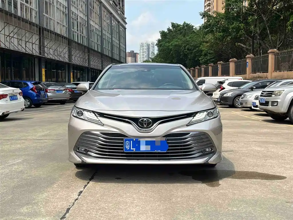 Toyota Camry 2020 — фото 2