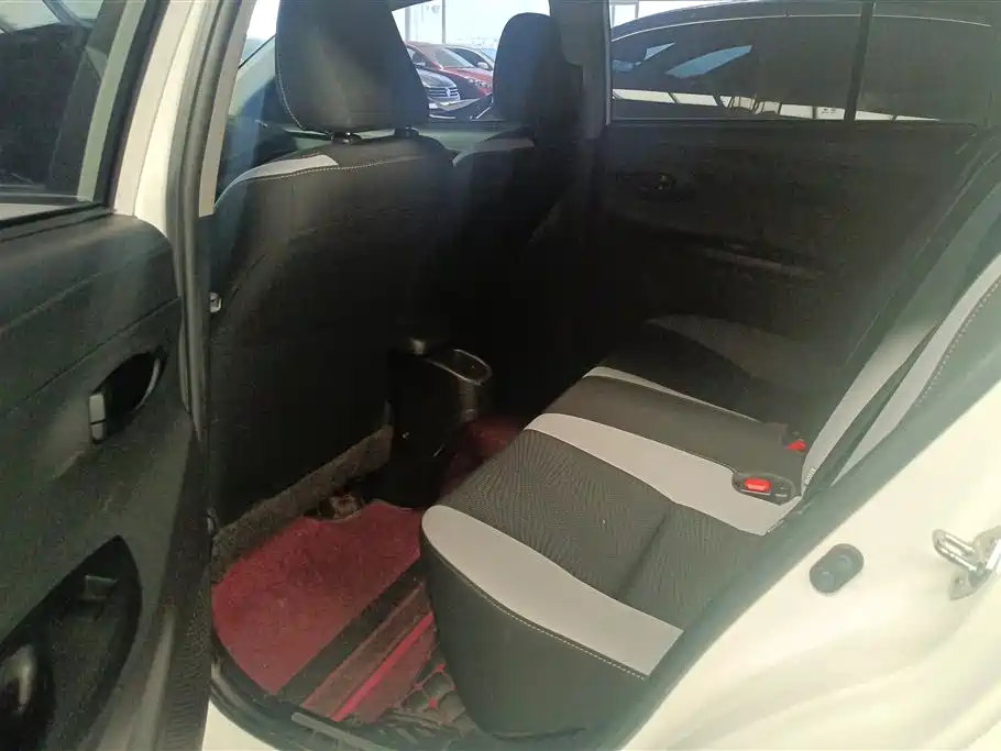 Toyota Yaris L 2021 — фото 11