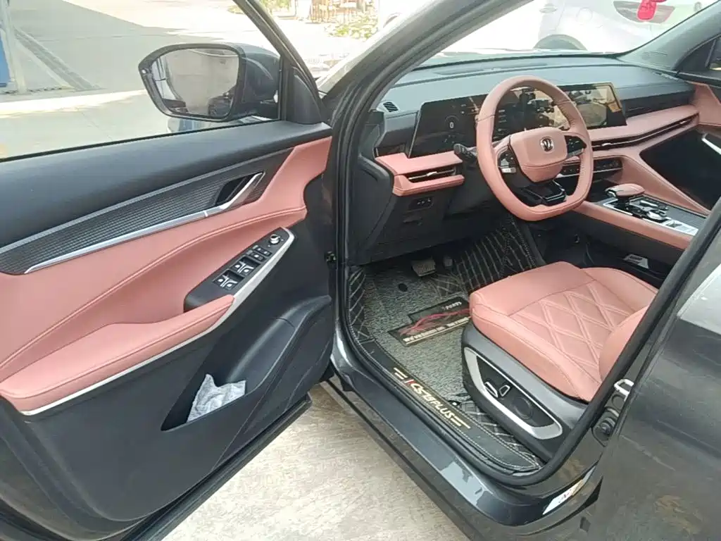 Changan CS75PLUS 2024 — фото 12
