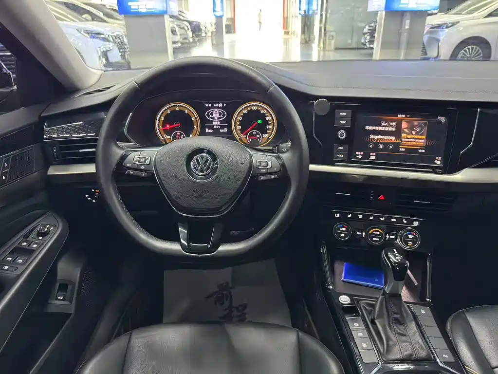 Volkswagen Passat 2019 — фото 11