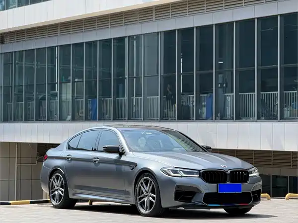 BMW M5 2021