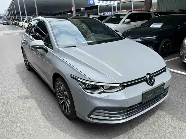 Volkswagen Golf 2024