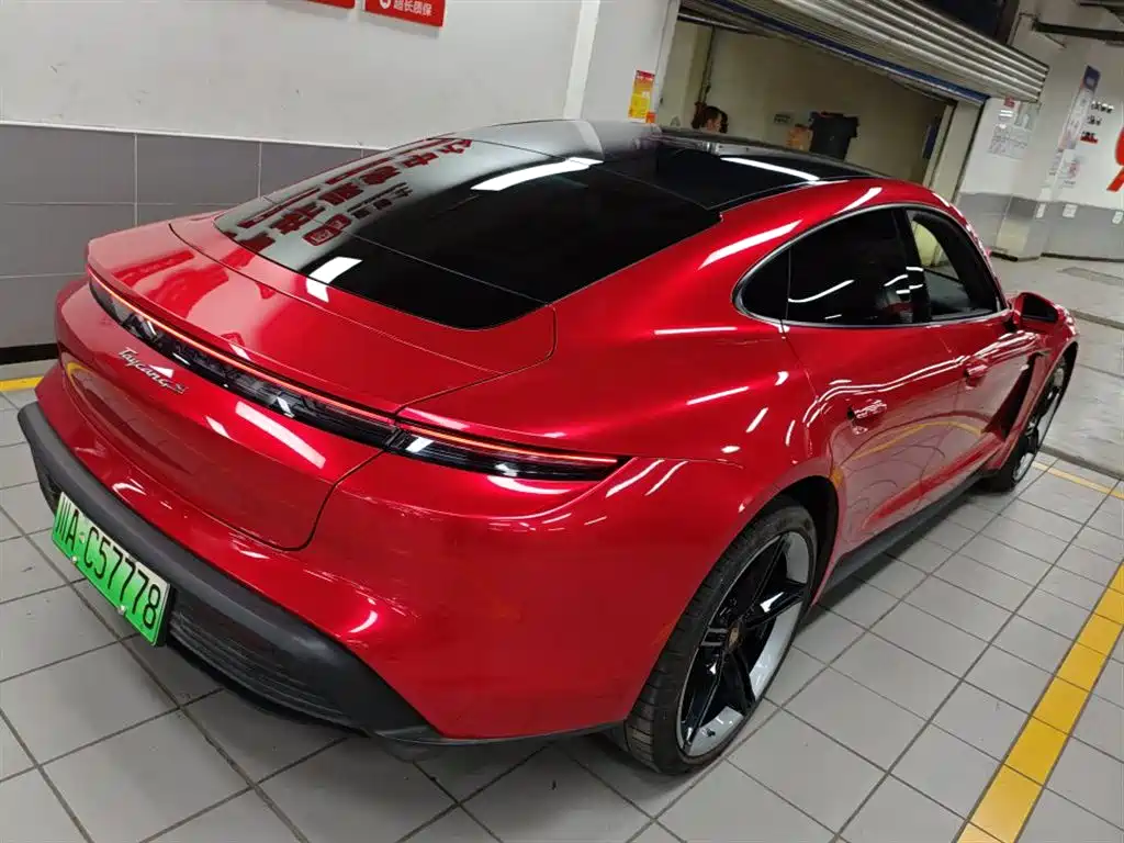 Porsche Taycan 2022