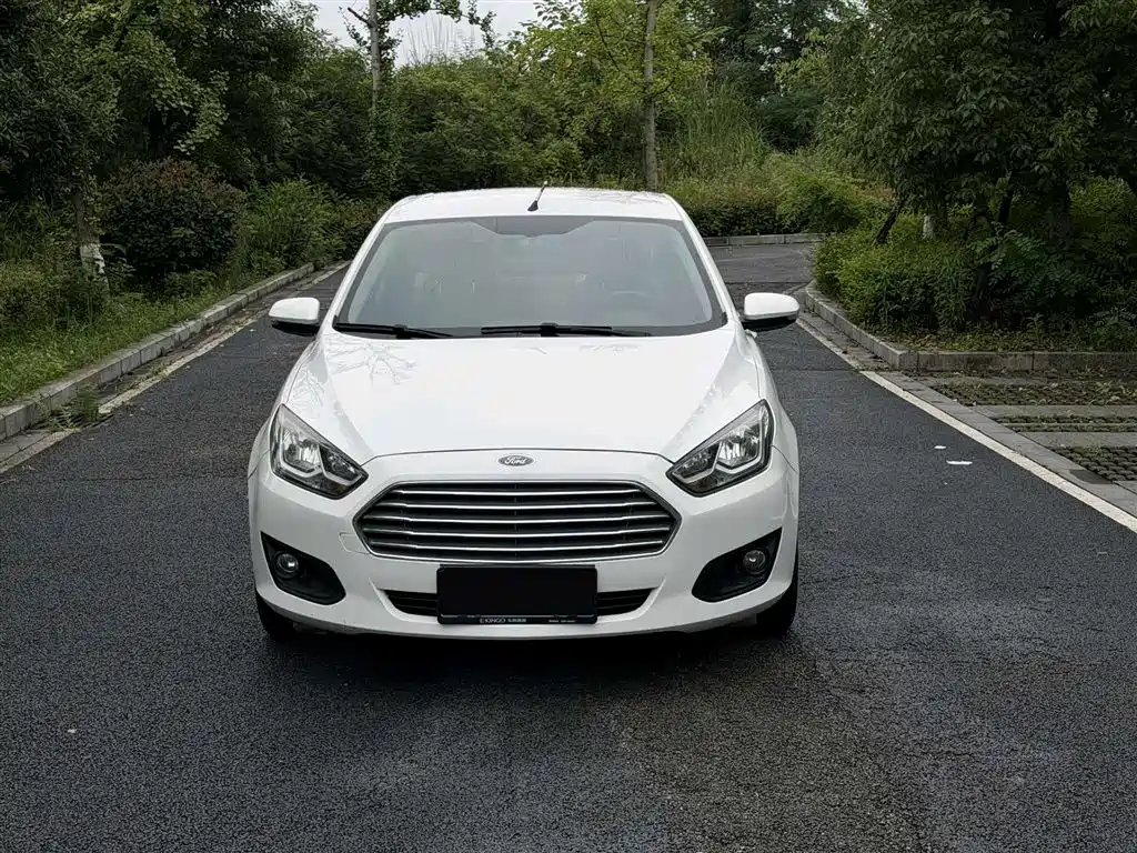Ford Escort 2015