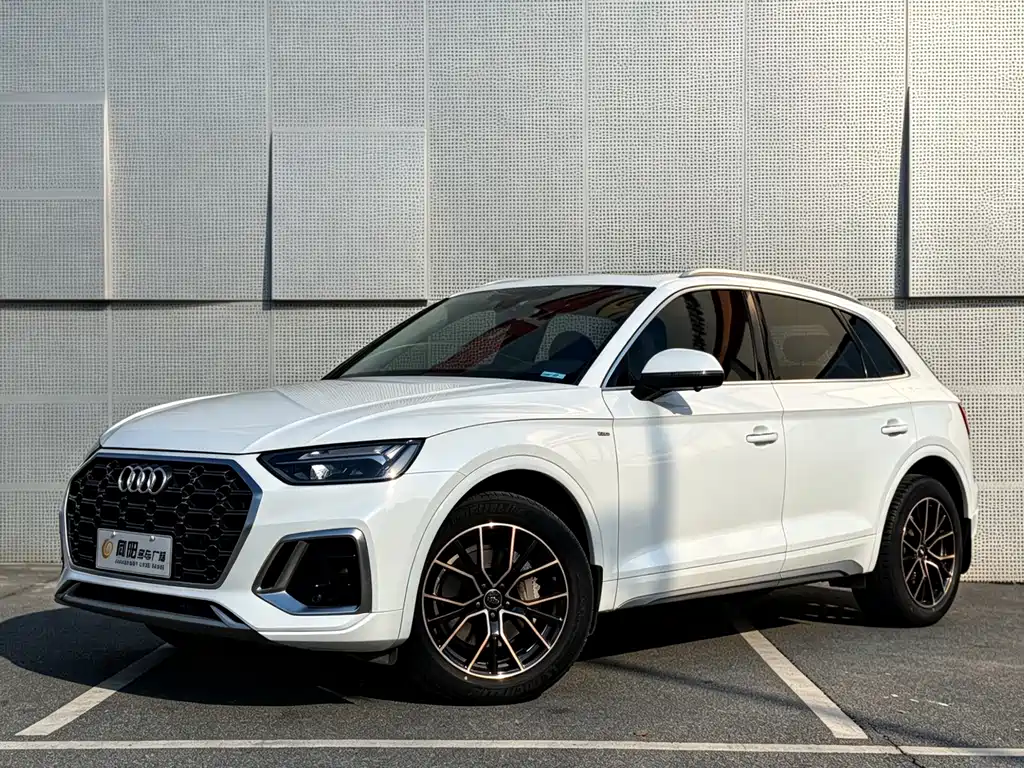 Audi Q5L 2023 — фото 1