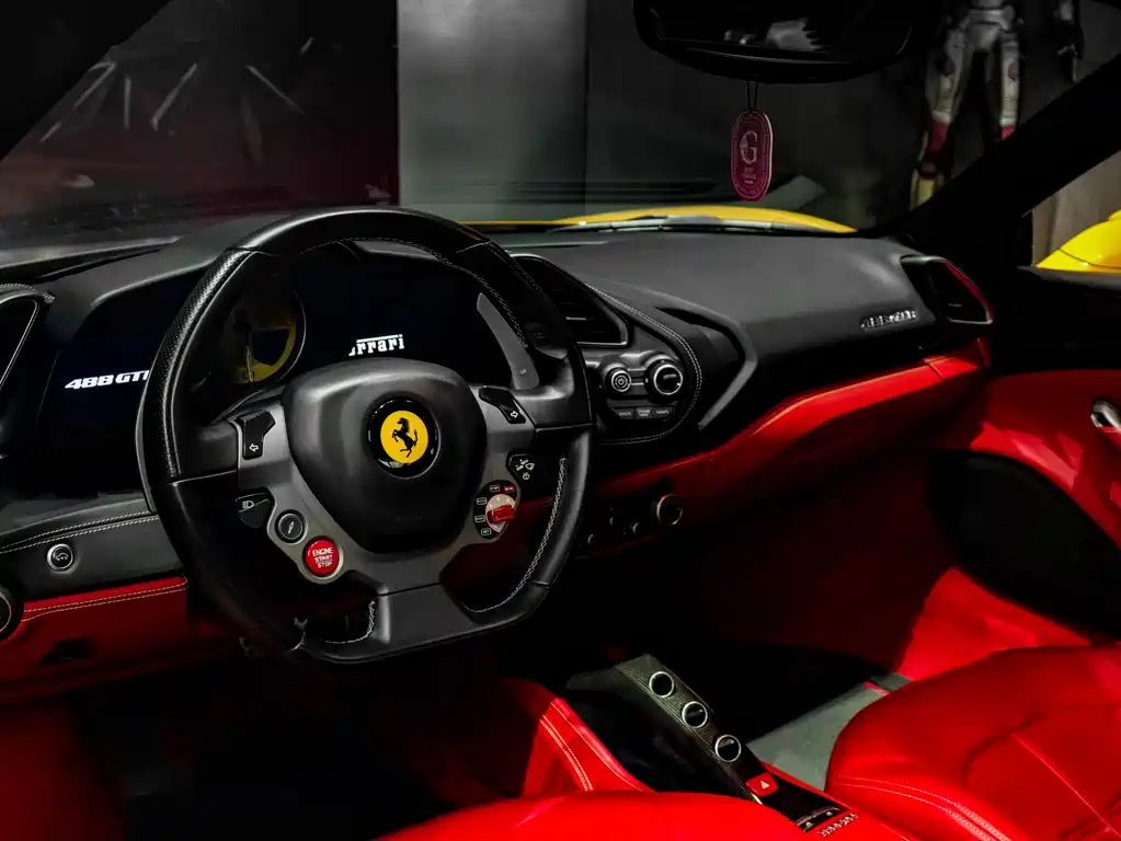 Ferrari 488 2018 — фото 10