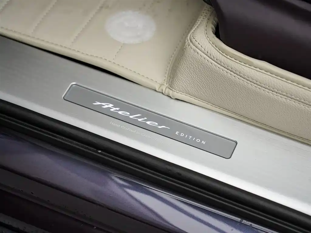 Bentley Bentayga 2025 — фото 10