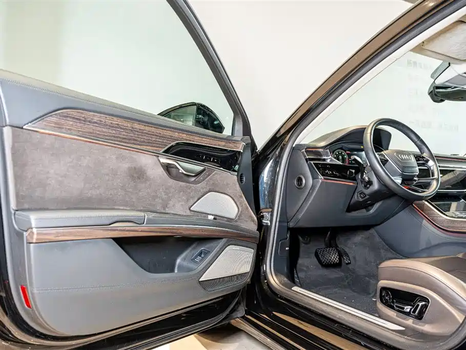 Audi A8 2021