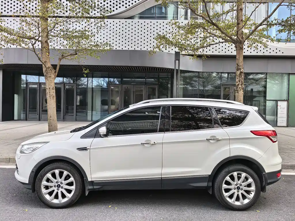 Ford Kuga 2016 — фото 5