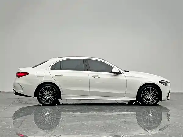 Mercedes-Benz C-Class 2024