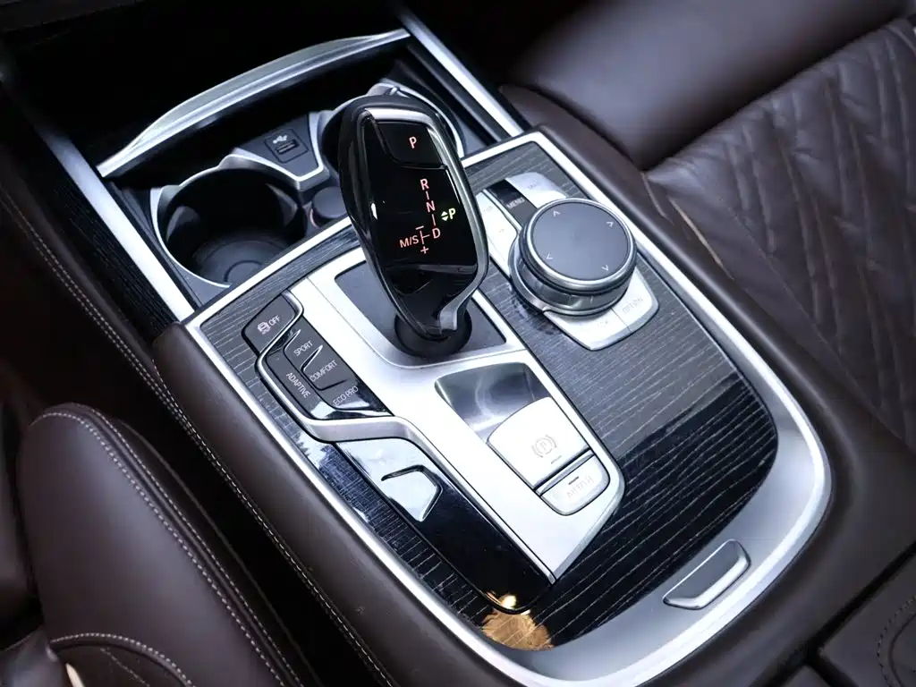 BMW 7 Series 2021 — фото 12