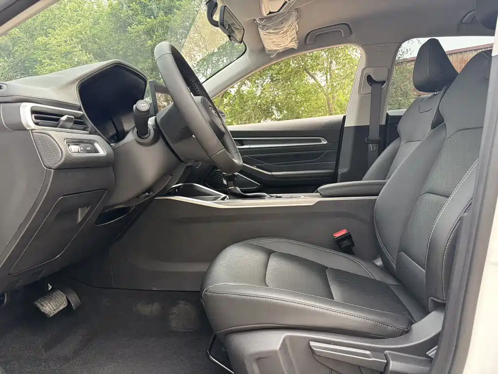 Geely Emgrand 2023