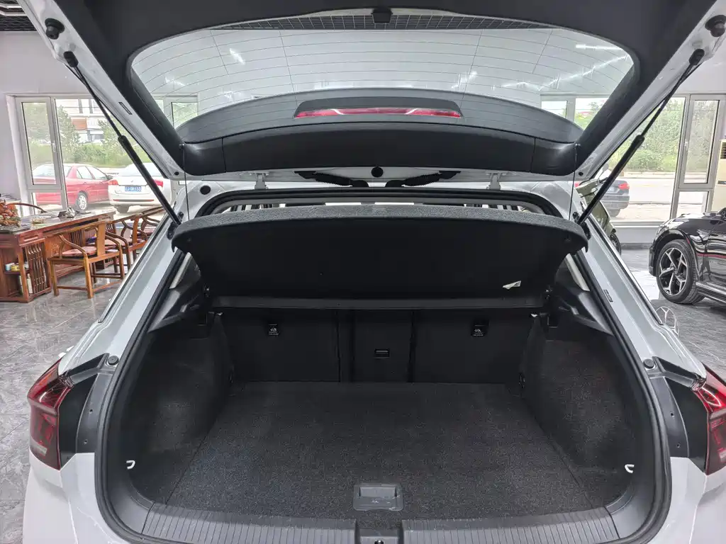 Volkswagen T-Roc 2022 — фото 13