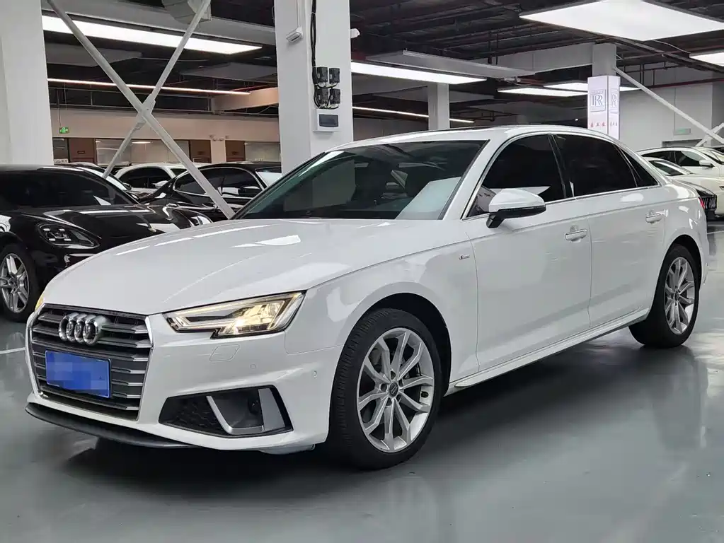 Audi A4L 2017 — фото 1