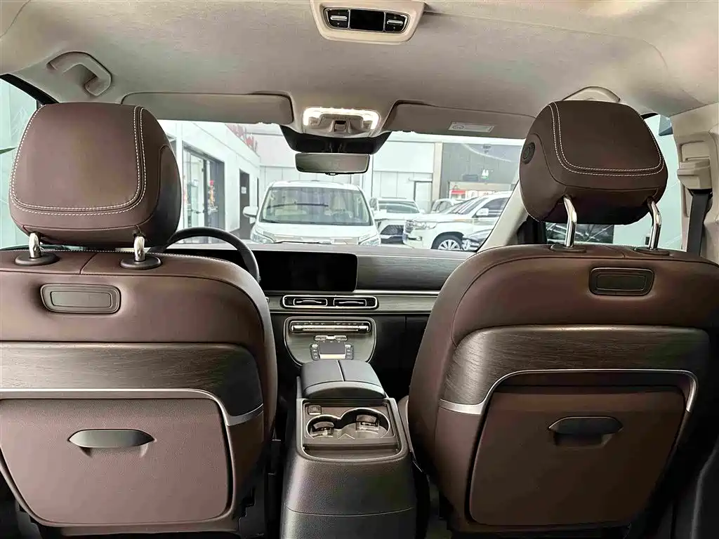 Mercedes-Benz V-Class 2025 — фото 20