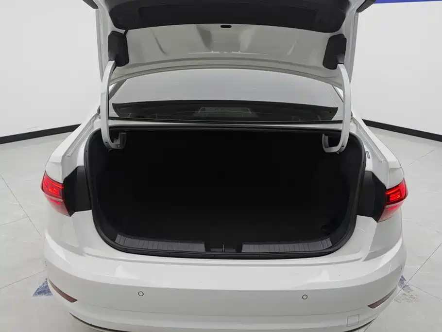 Volkswagen Sagitar 2022
