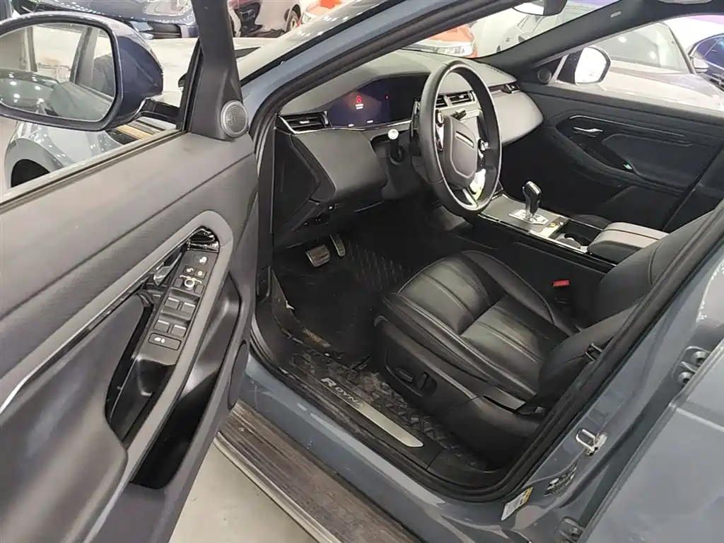 Land Rover Evoque 2021 — фото 16