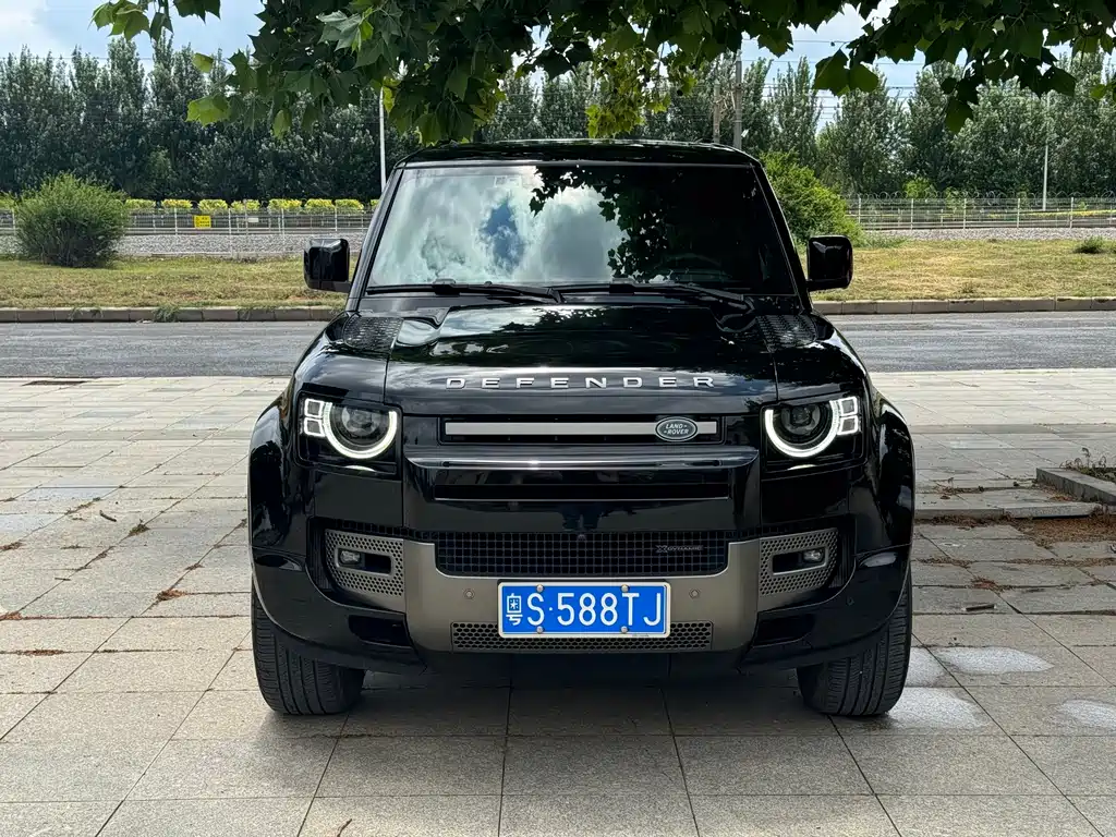 Land Rover Defender 2022