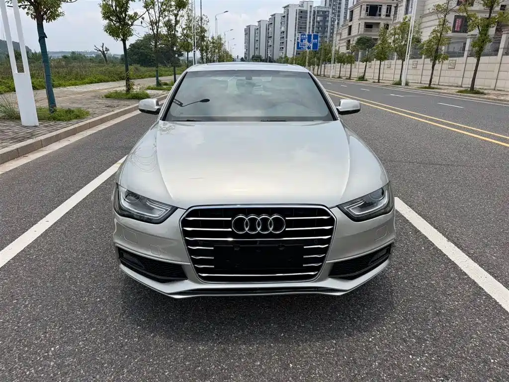 Audi A4L 2016