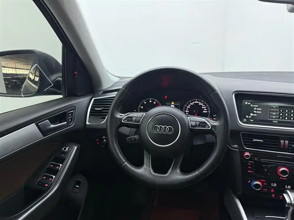 Audi Q5 2017 — фото 16