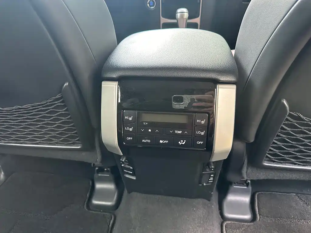 Toyota Prado 2018 — фото 16
