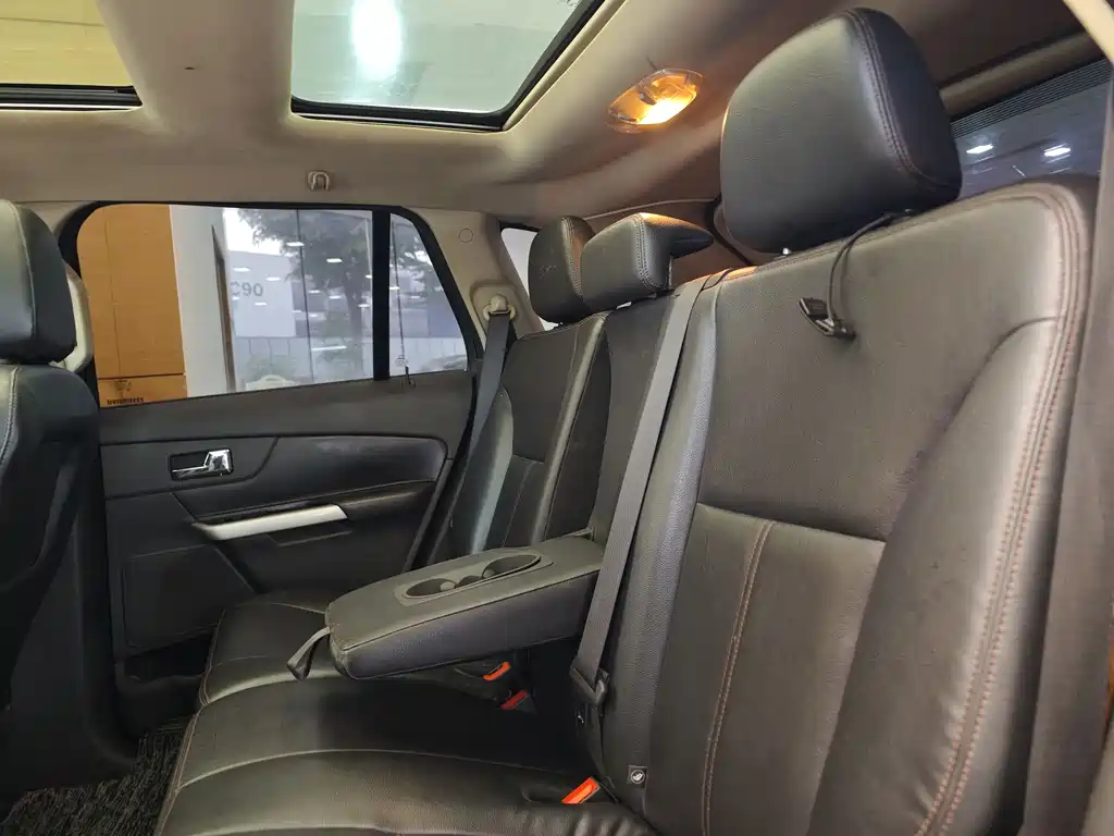 Ford Edge 2015 — фото 22