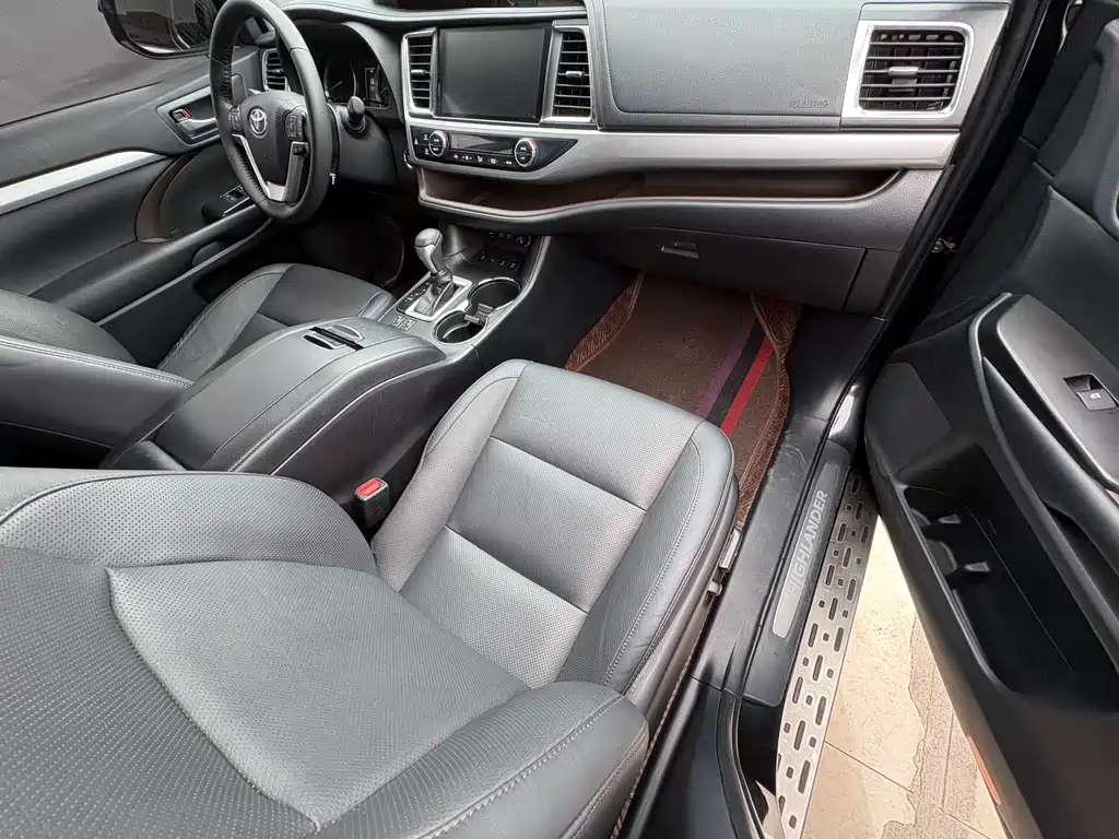 Toyota Highlander 2020 — фото 18