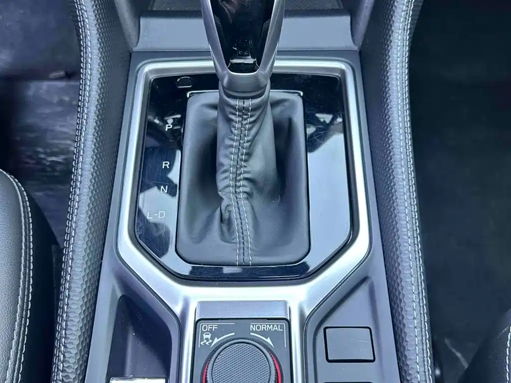 Subaru Forester 2023 — фото 11