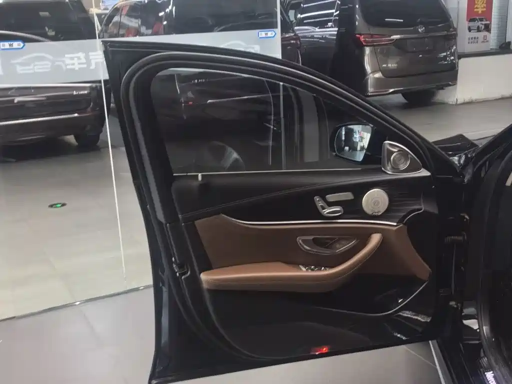 Mercedes-Benz E-Class 2020 — фото 20